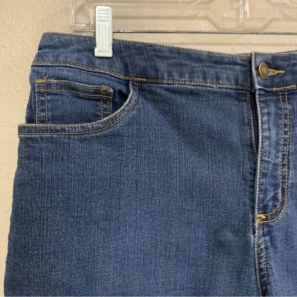 Croft & Barrow Shorts Women’s Sz 10 Blue Classic Fit Stretch High Rise 6” Inseam - Picture 3 of 13